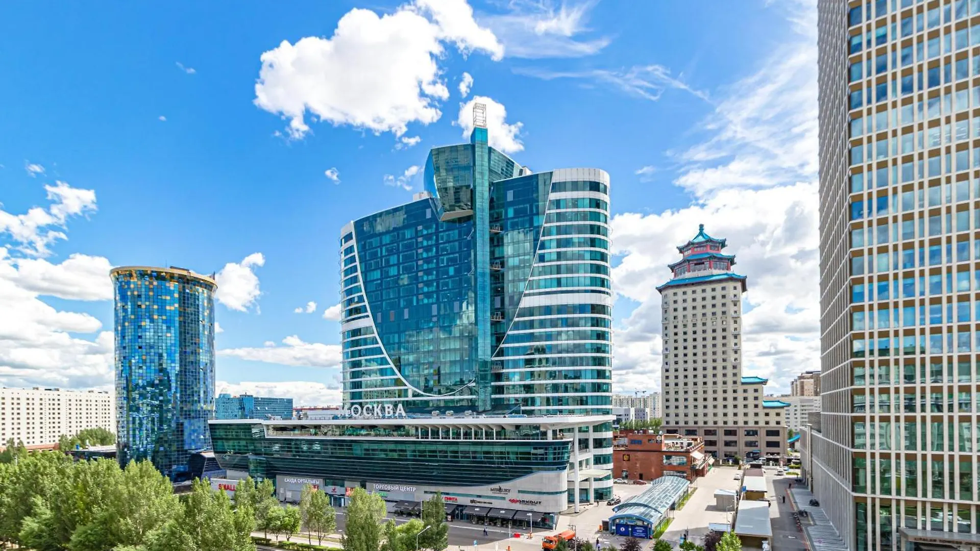 Просторная 4Х Комнатная Квартира Рядом С Байтереком Nur-Sultan  Nur-Sultan (Astana)